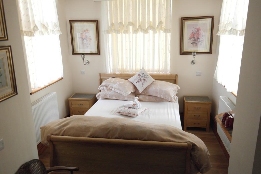 Hotel Little Red Rooster Rest Tenby Zimmer foto